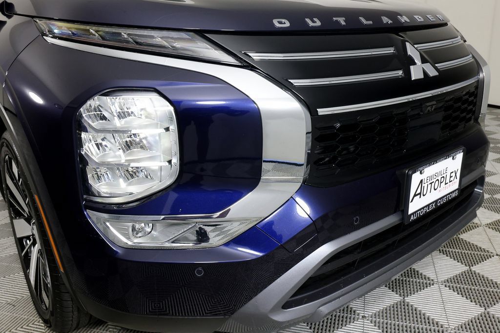 Used 2025 Mitsubishi Outlander SE FWD image 40