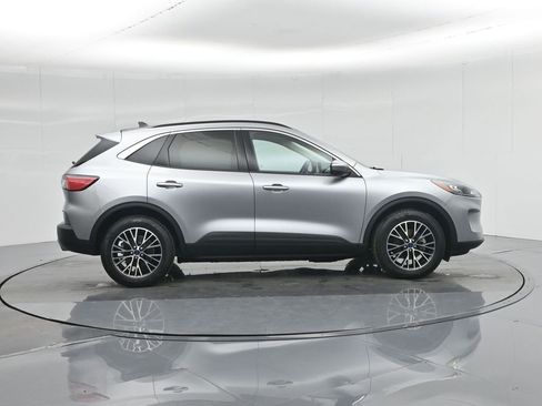 Used 2022 Ford Escape SEL image 28