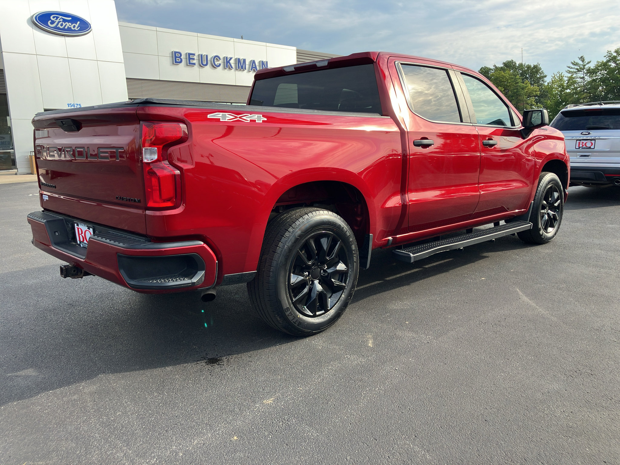 Used 2022 Chevrolet Silverado 1500 Custom w/ LPO, Dark Essentials Package AWD/4WD image 8