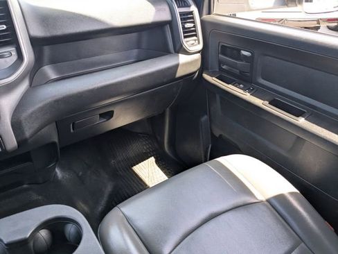 Used 2022 RAM 2500 Tradesman w/ Chrome Appearance Group AWD/4WD image 16