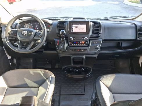 Used 2025 RAM ProMaster 2500 w/ Convenience Group FWD image 10