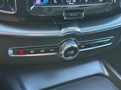 Certified 2023 Volvo XC60 B5 Core w/ Climate Package image 24