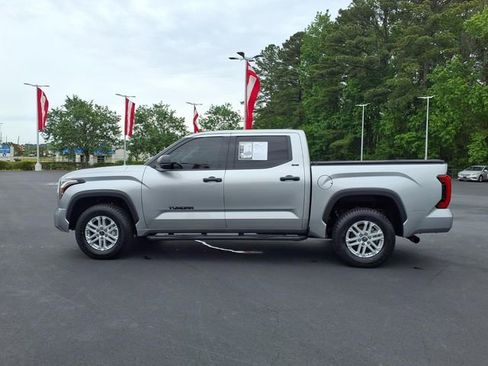 Used 2022 Toyota Tundra SR5 AWD/4WD image 4