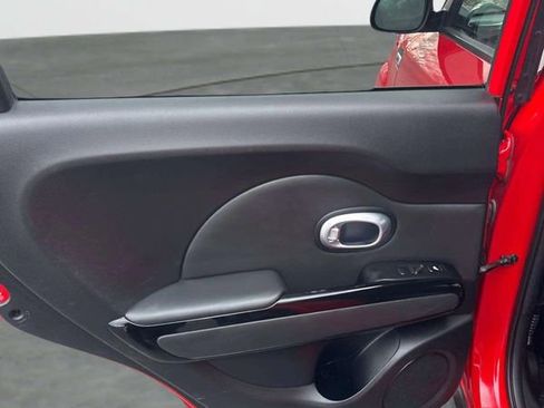 Used 2015 Kia Soul ! w/ Sun & Sound Package image 17