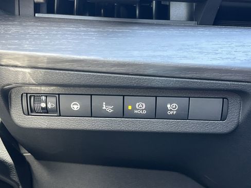Used 2023 Nissan Ariya FWD image 14