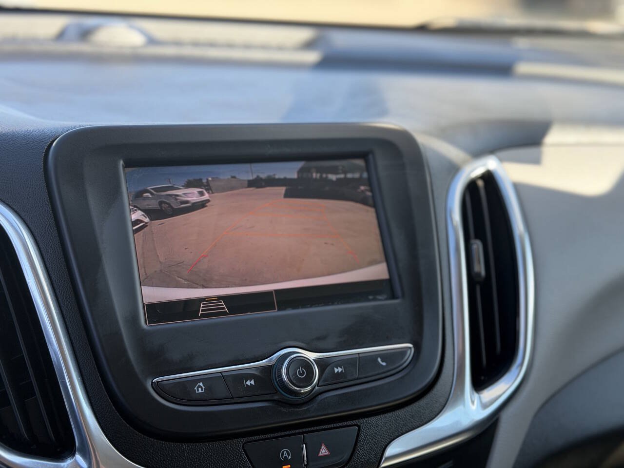 Used 2023 Chevrolet Equinox LS w/ Sport Edition FWD image 4