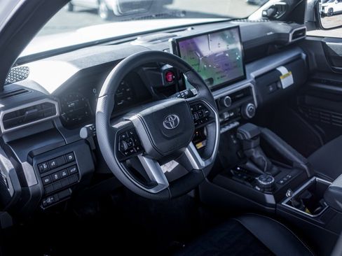 Used 2025 Toyota 4Runner TRD Off-Road Premium image 13