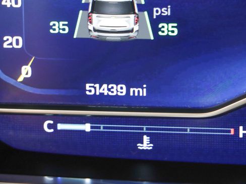 Used 2023 Chevrolet Tahoe Z71 w/ Luxury Package image 17