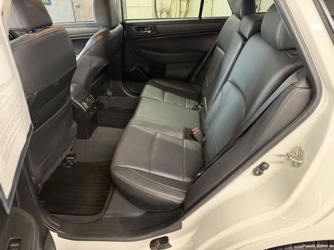 Used 2016 Subaru Outback 3.6R Limited AWD/4WD image 21