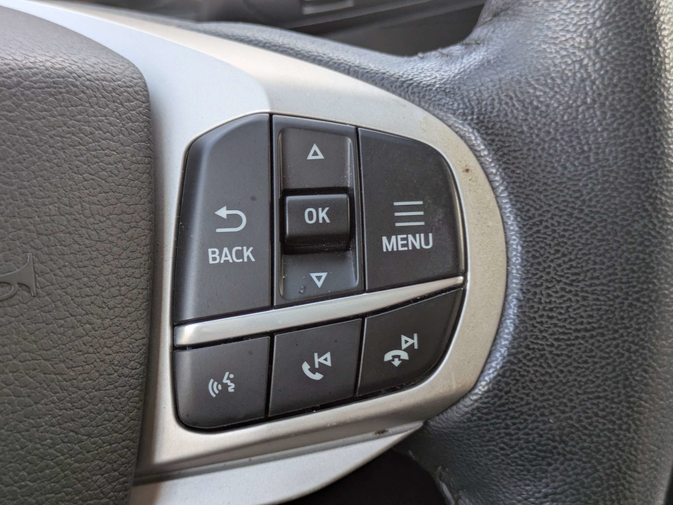 Used 2021 Ford Explorer XLT w/ Equipment Group 202A RWD image 18