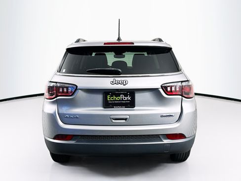 Used 2022 Jeep Compass Latitude AWD/4WD image 7