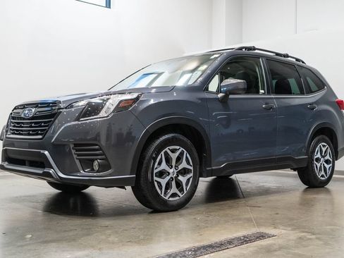 Used 2023 Subaru Forester Premium AWD/4WD image 3