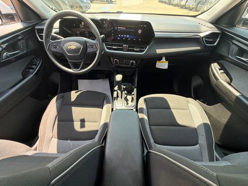 Used 2024 Chevrolet TrailBlazer LT FWD image 24