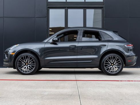 Certified 2026 Porsche Macan AWD/4WD image 2