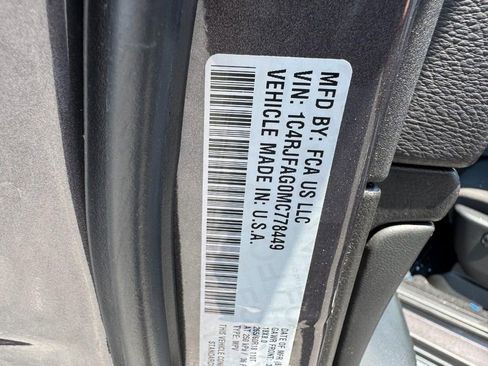 Used 2021 Jeep Grand Cherokee Laredo image 23