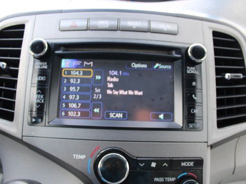 Used 2013 Toyota Venza LE FWD image 19