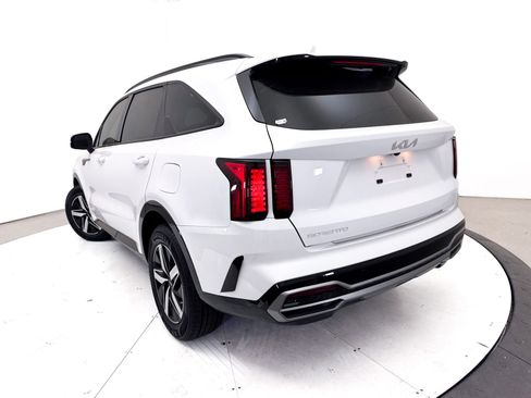 Used 2023 Kia Sorento S w/ Panoramic Sunroof Package FWD image 8
