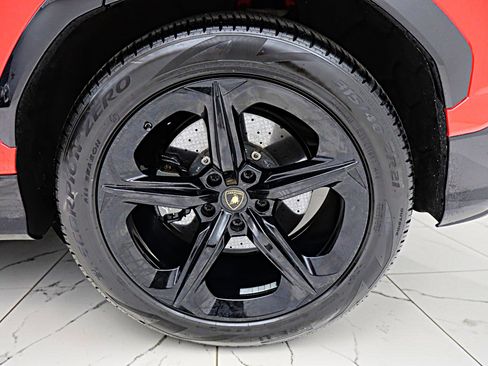 Used 2020 Lamborghini Urus AWD/4WD image 49