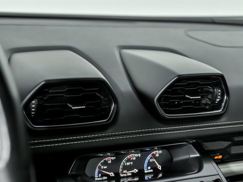 Used 2018 Lamborghini Huracan LP 580-2 image 34
