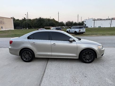 Used 2013 Volkswagen Jetta TDI FWD image 5