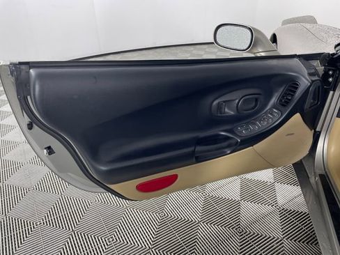 Used 2001 Chevrolet Corvette Convertible w/ Preferred Equipment Group2 image 11