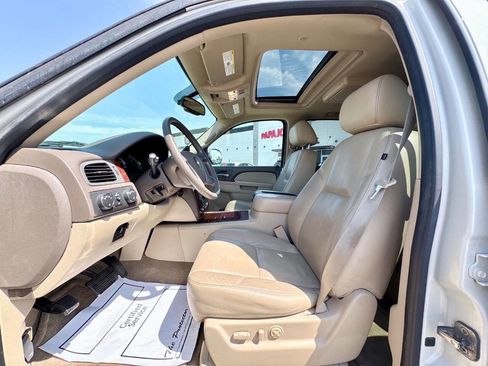 Used 2011 Chevrolet Tahoe LTZ AWD/4WD image 11