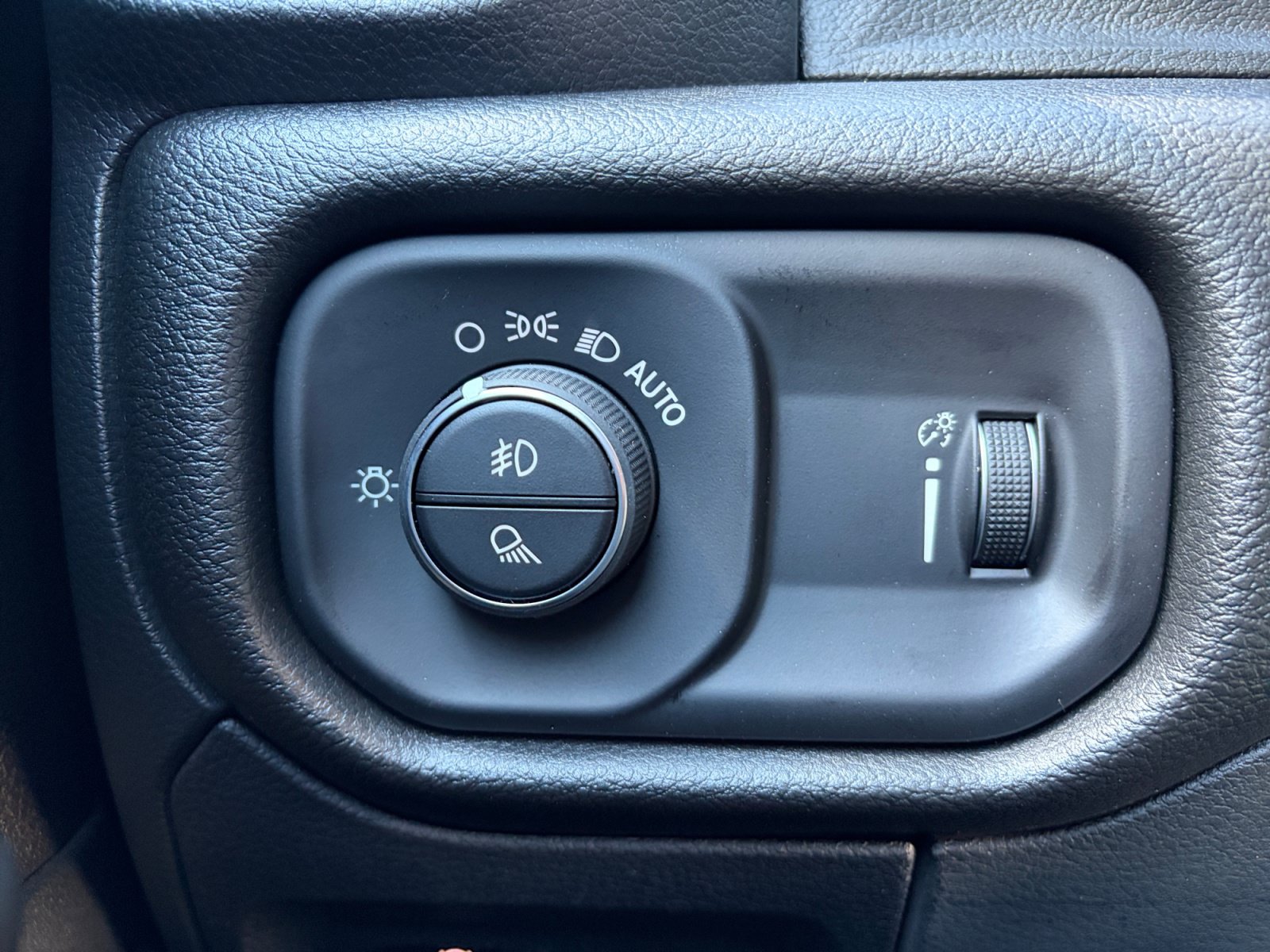 New 2026 RAM 1500 Warlock AWD/4WD image 25