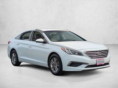 Used 2016 Hyundai Sonata SE image 3