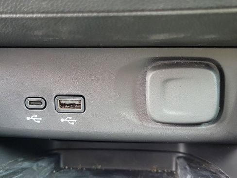 Certified 2024 Buick Envista Sport Touring w/ Convenience I Package image 28