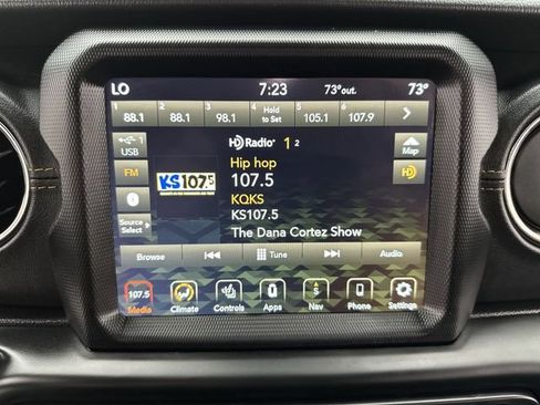 Used 2022 Jeep Wrangler Unlimited Sahara AWD/4WD image 16