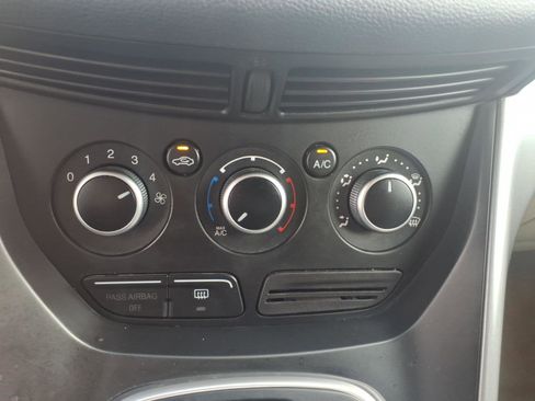 Used 2013 Ford Escape SE w/ Class II Trailer Tow Pkg image 18