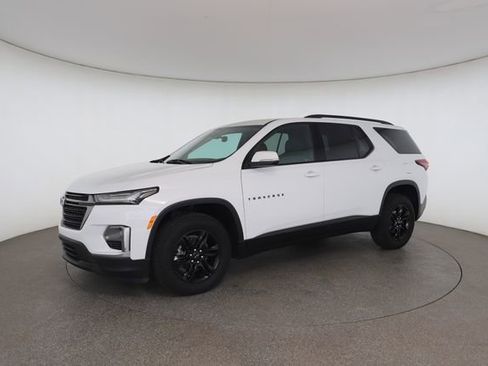 Used 2023 Chevrolet Traverse LT FWD image 4
