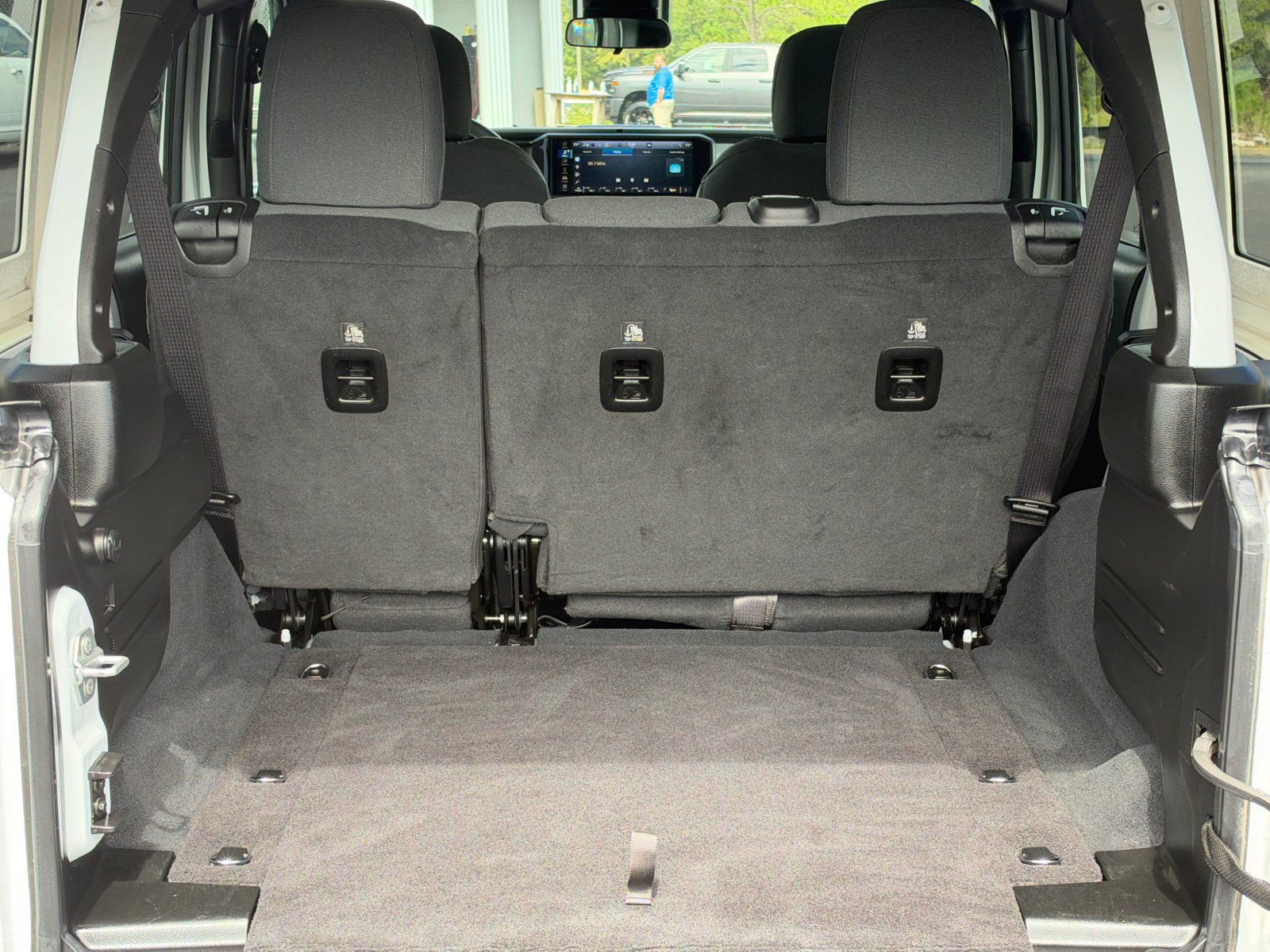 Used 2025 Jeep Wrangler Unlimited Sport AWD/4WD image 18