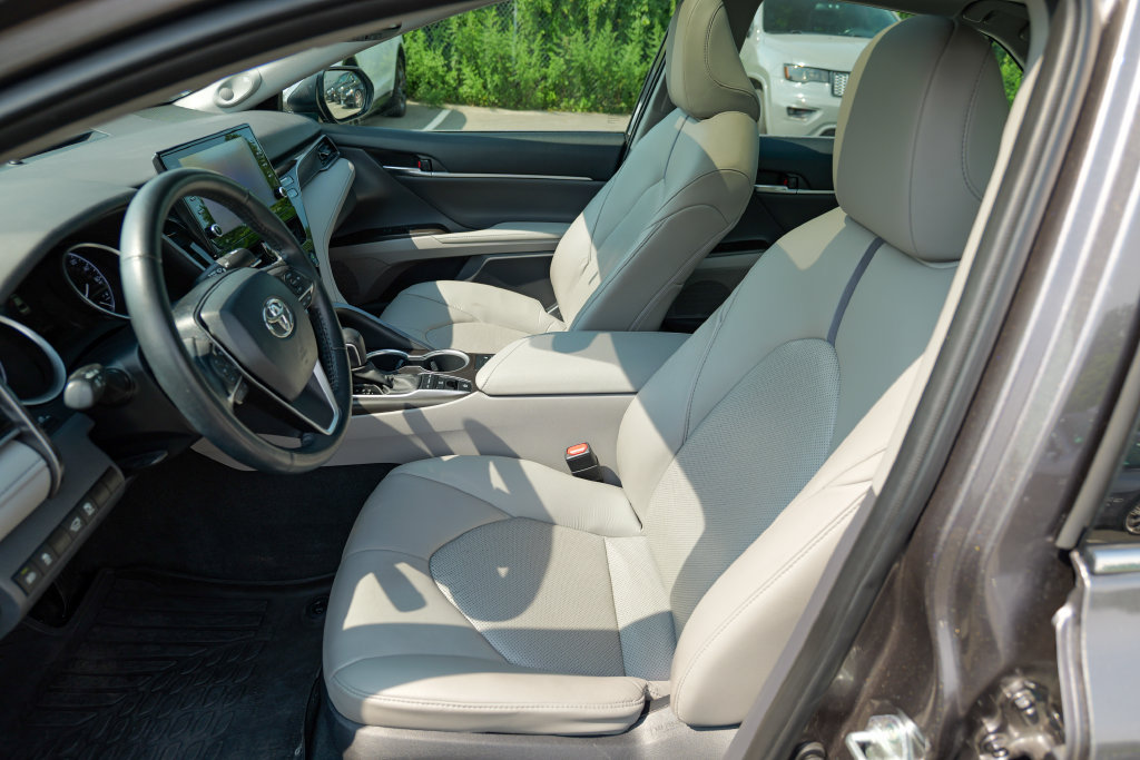 Used 2023 Toyota Camry XLE w/ Navigation Package AWD/4WD image 21