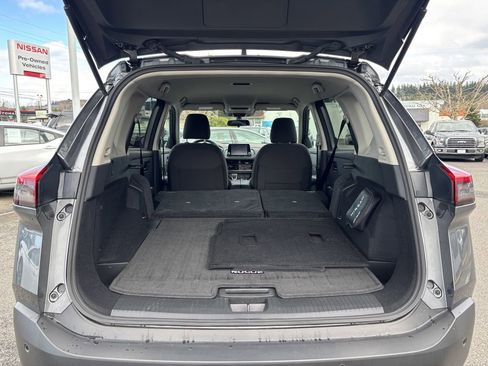 Used 2023 Nissan Rogue S image 26