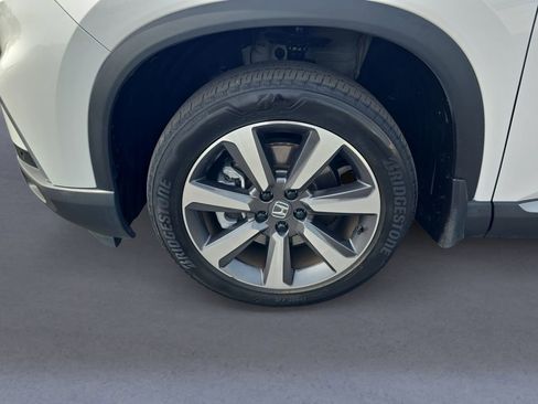 Certified 2025 Honda Pilot Elite image 9