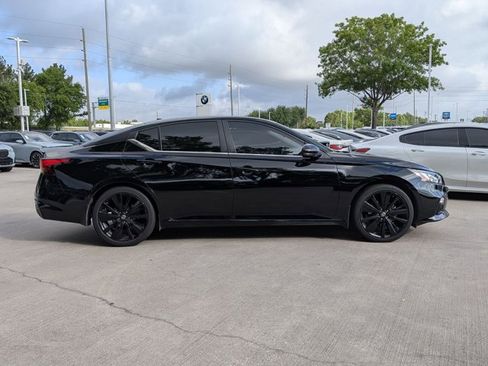 Used 2022 Nissan Altima 2.5 SR w/ Midnight Edition Package image 4