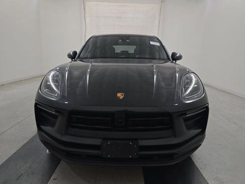 Used 2024 Porsche Macan AWD/4WD image 2