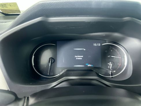 Used 2025 Toyota RAV4 XLE FWD image 20