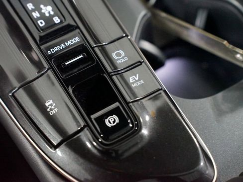 Used 2025 Toyota Crown Nightshade image 23