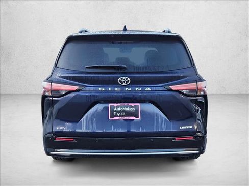 New 2026 Toyota Sienna Limited FWD image 8