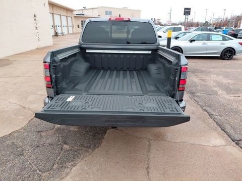 Used 2025 Nissan Frontier SV w/ SV Convenience Package image 32