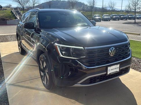 New 2025 Volkswagen Atlas Cross Sport SEL image 3