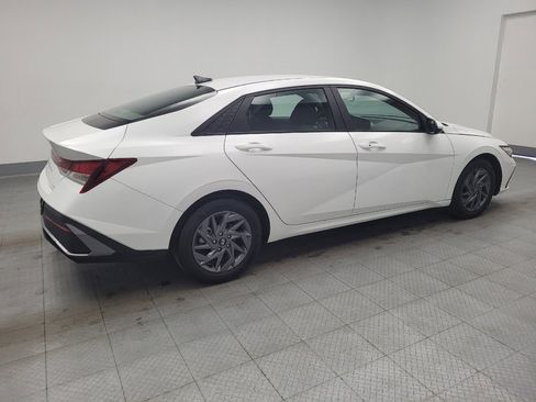 Used 2024 Hyundai Elantra SEL image 10