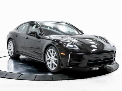 New 2025 Porsche Panamera 4 image 9