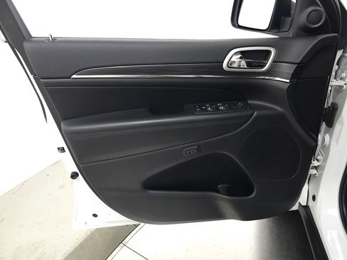 Used 2021 Jeep Grand Cherokee Limited w/ Premium Lighting Group AWD/4WD image 14