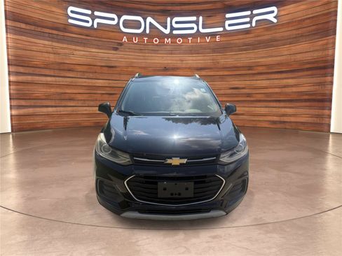 Used 2018 Chevrolet Trax LT w/ LT Convenience Package FWD image 9