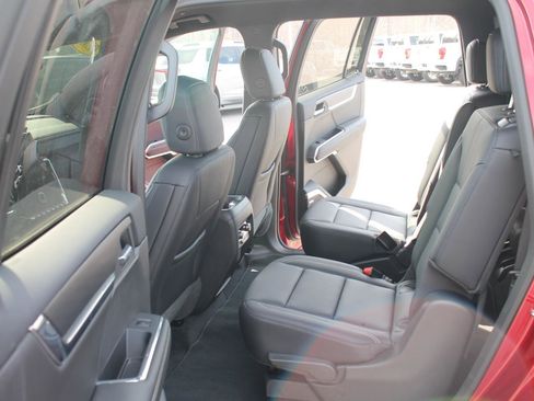 New 2025 GMC Acadia Elevation w/ Elevation Premium Package image 29