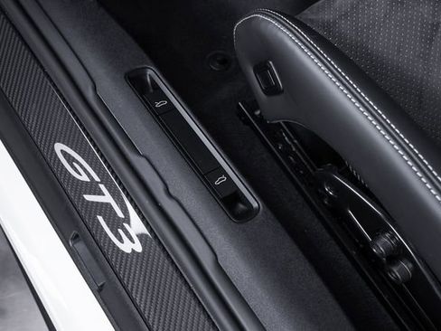 Used 2023 Porsche 911 GT3 image 18