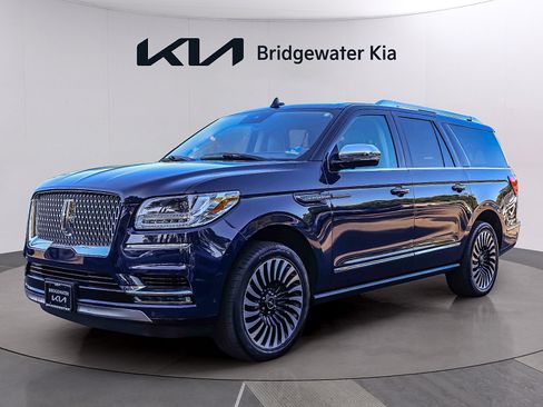 Used 2020 Lincoln Navigator L Black Label w/ Cargo Convenience Package AWD/4WD image 3